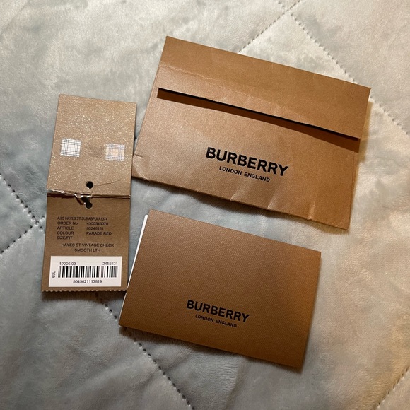 Burberry Purse - Picture 5 of 16